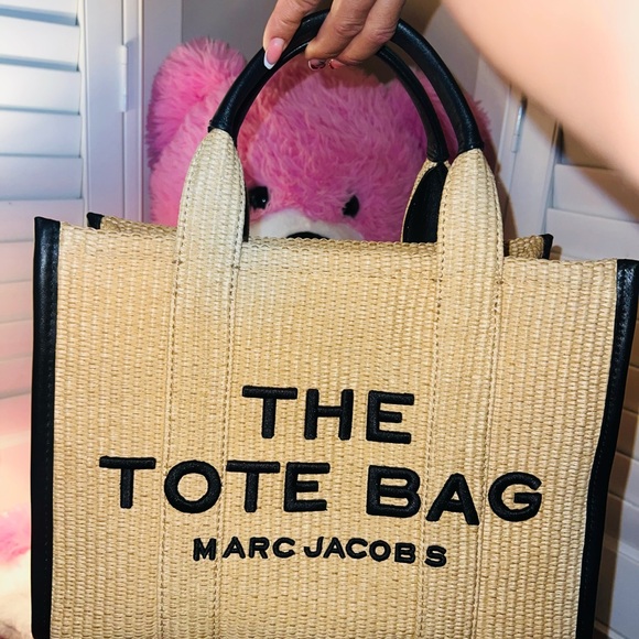Marc Jacobs Straw Tote with Black Trim and Logo - Picture 4 of 5